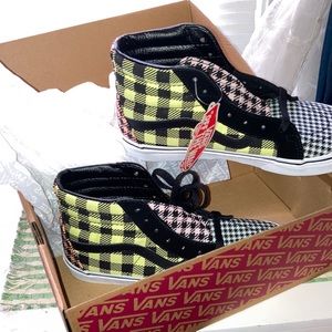 Vans Sk8-Hi Reissue size 7.5 in women’s.